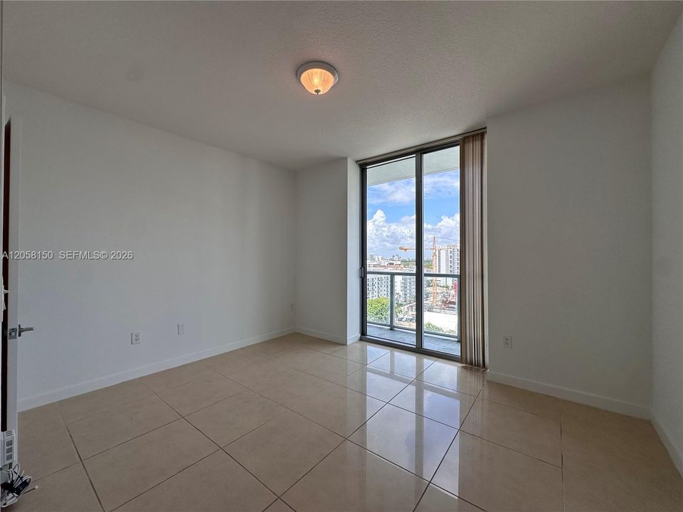 В аренду: $4,000 (2 спален, 2 ванн, 1099 Квадратных фут)