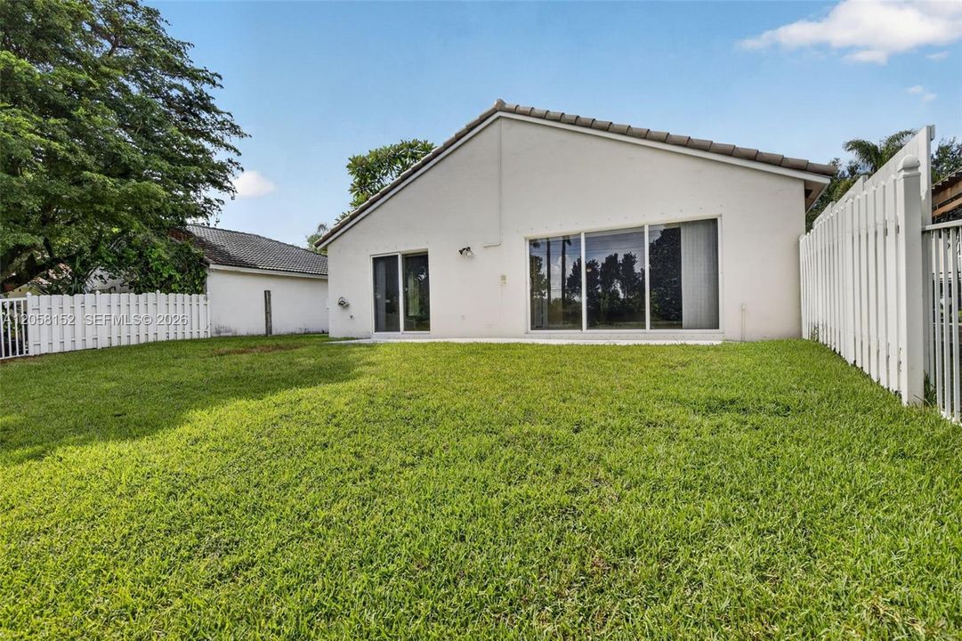 En Venta: $643,000 (3 camas, 2 baños, 1528 Pies cuadrados)