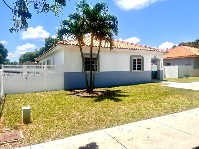 For Rent: $3,300 (4 beds, 2 baths, 1791 Square Feet)