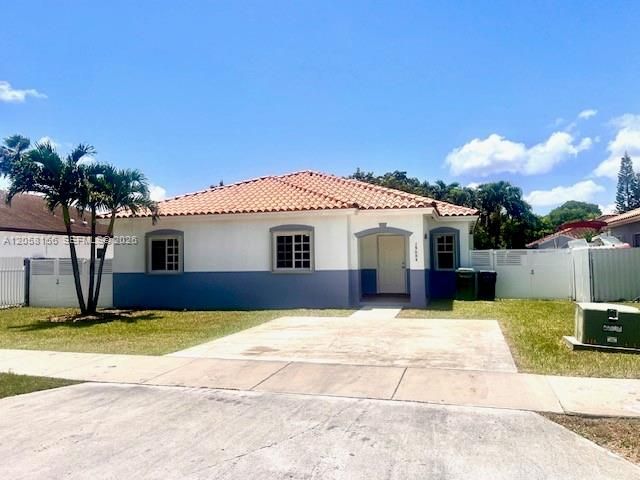 For Rent: $3,300 (4 beds, 2 baths, 1791 Square Feet)
