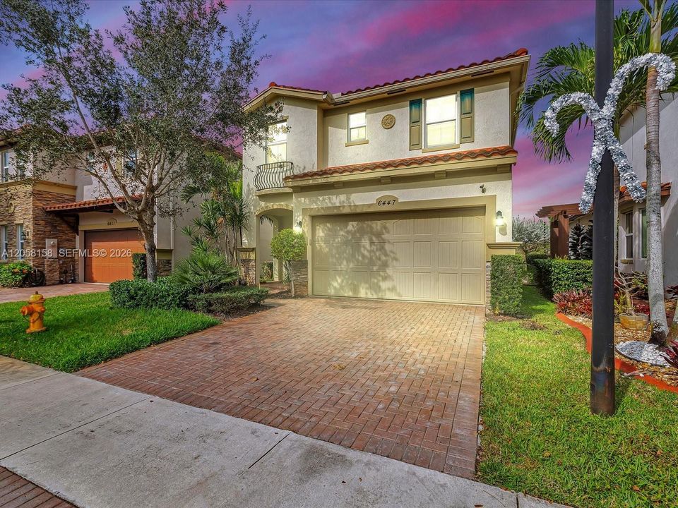 En Venta: $725,000 (4 camas, 2 baños, 2252 Pies cuadrados)