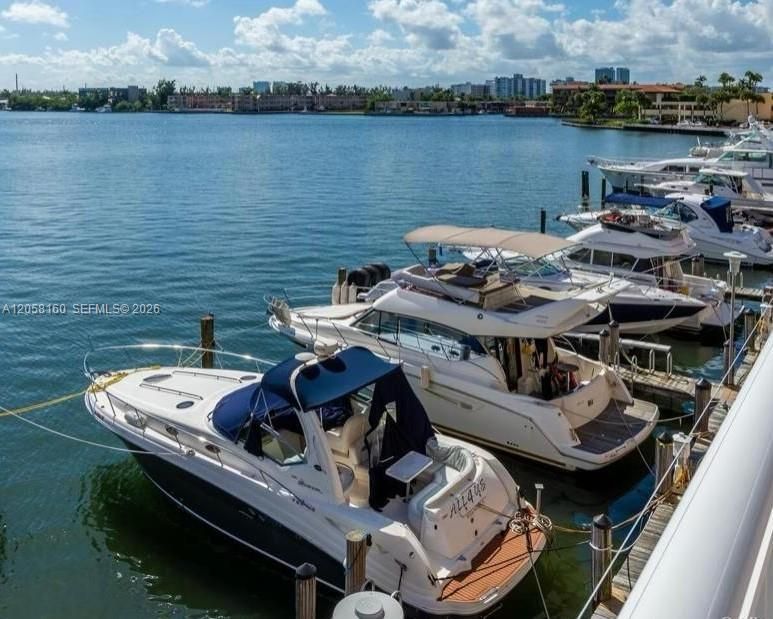 En Venta: $395,000 (2 camas, 2 baños, 1275 Pies cuadrados)
