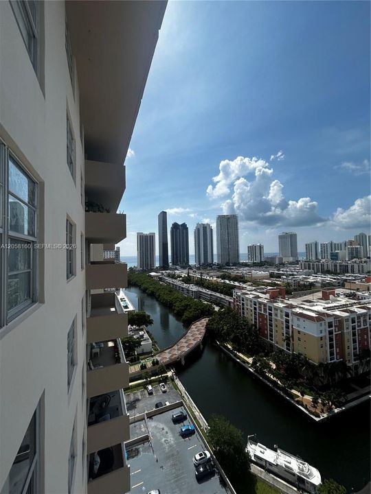 En Venta: $395,000 (2 camas, 2 baños, 1275 Pies cuadrados)