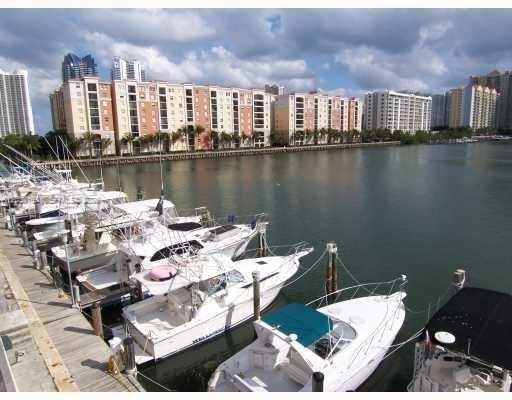 En Venta: $395,000 (2 camas, 2 baños, 1275 Pies cuadrados)