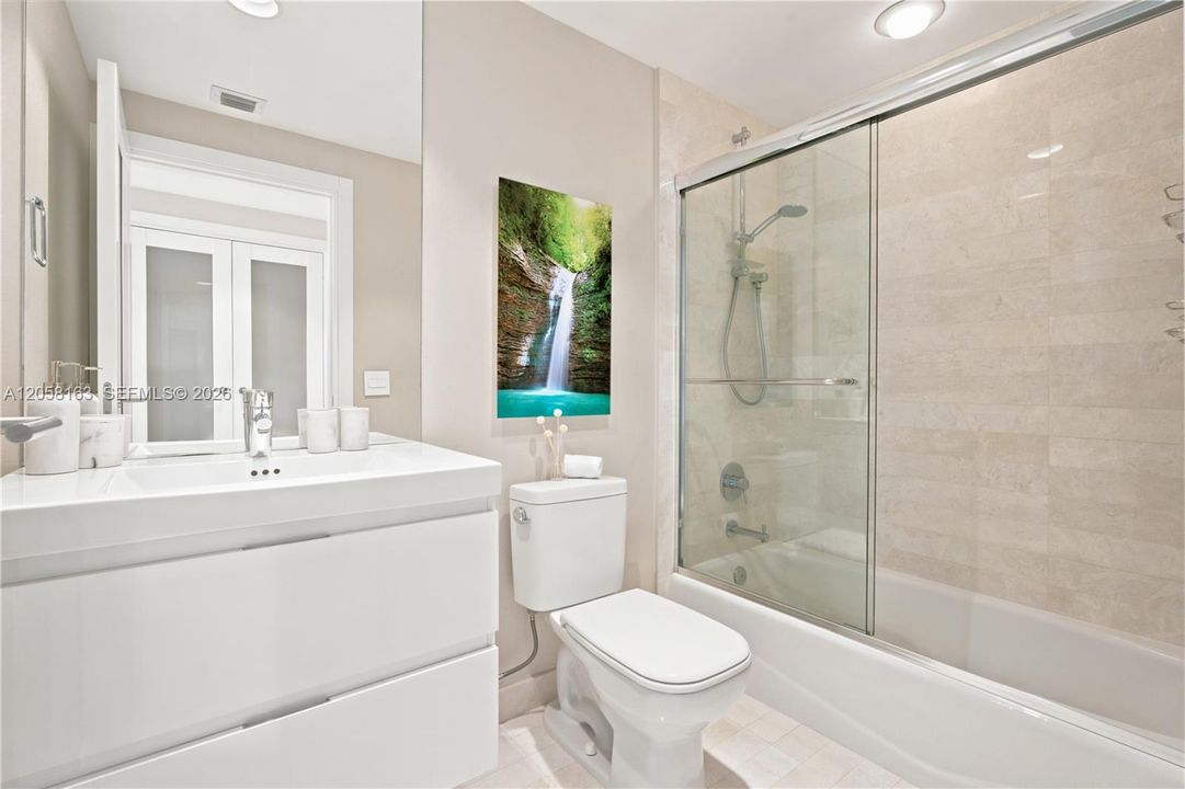 For Rent: $10,000 (3 beds, 3 baths, 2390 Square Feet)