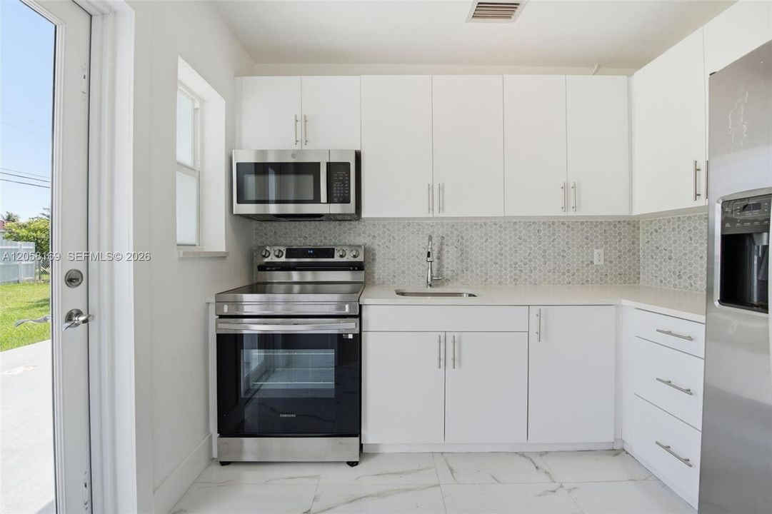 Недавно арендовано: $3,900 (3 спален, 2 ванн, 1500 Квадратных фут)