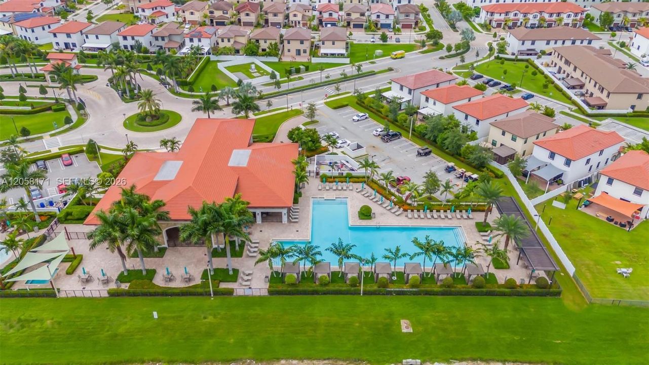 En Venta: $775,000 (5 camas, 4 baños, 2909 Pies cuadrados)