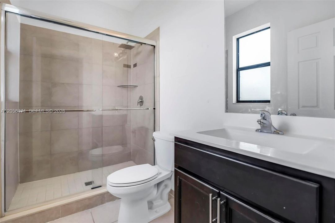 En Venta: $775,000 (5 camas, 4 baños, 2909 Pies cuadrados)