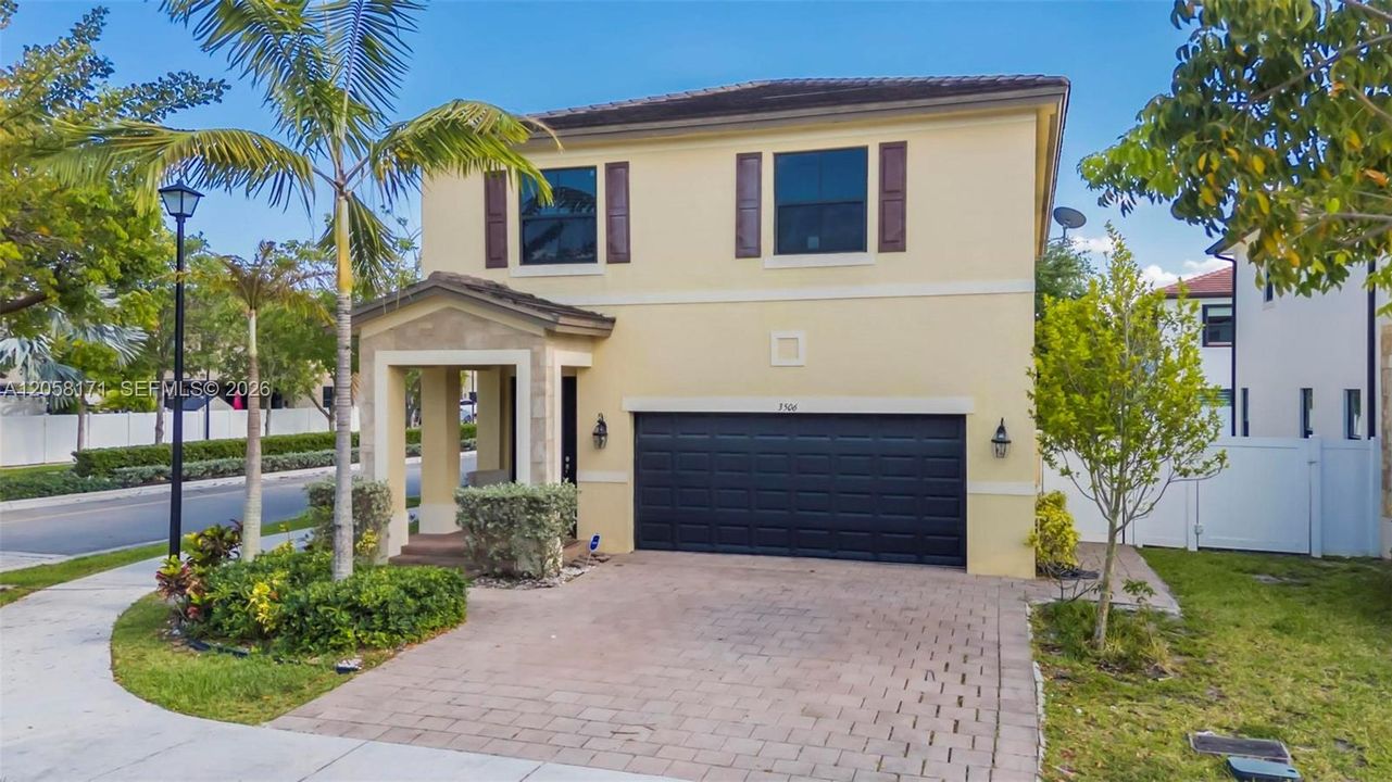 En Venta: $775,000 (5 camas, 4 baños, 2909 Pies cuadrados)