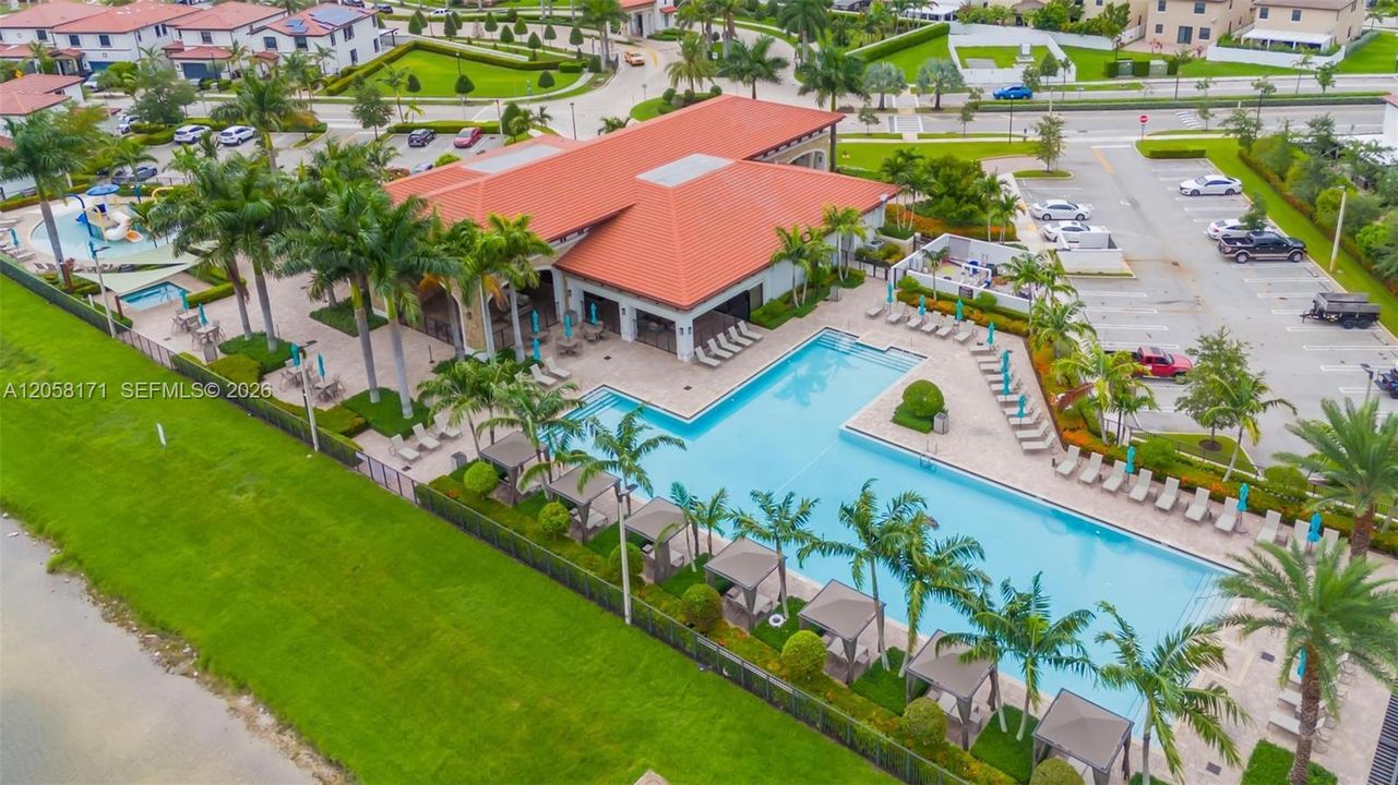 En Venta: $775,000 (5 camas, 4 baños, 2909 Pies cuadrados)