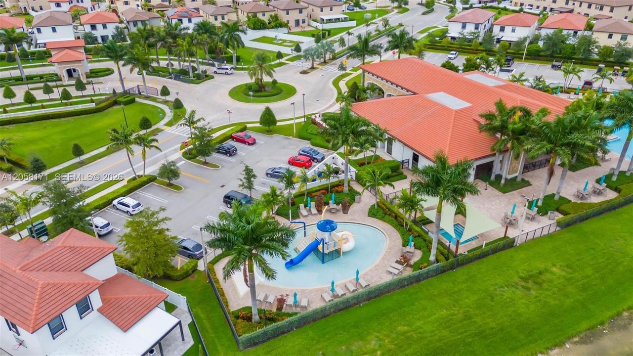 En Venta: $775,000 (5 camas, 4 baños, 2909 Pies cuadrados)