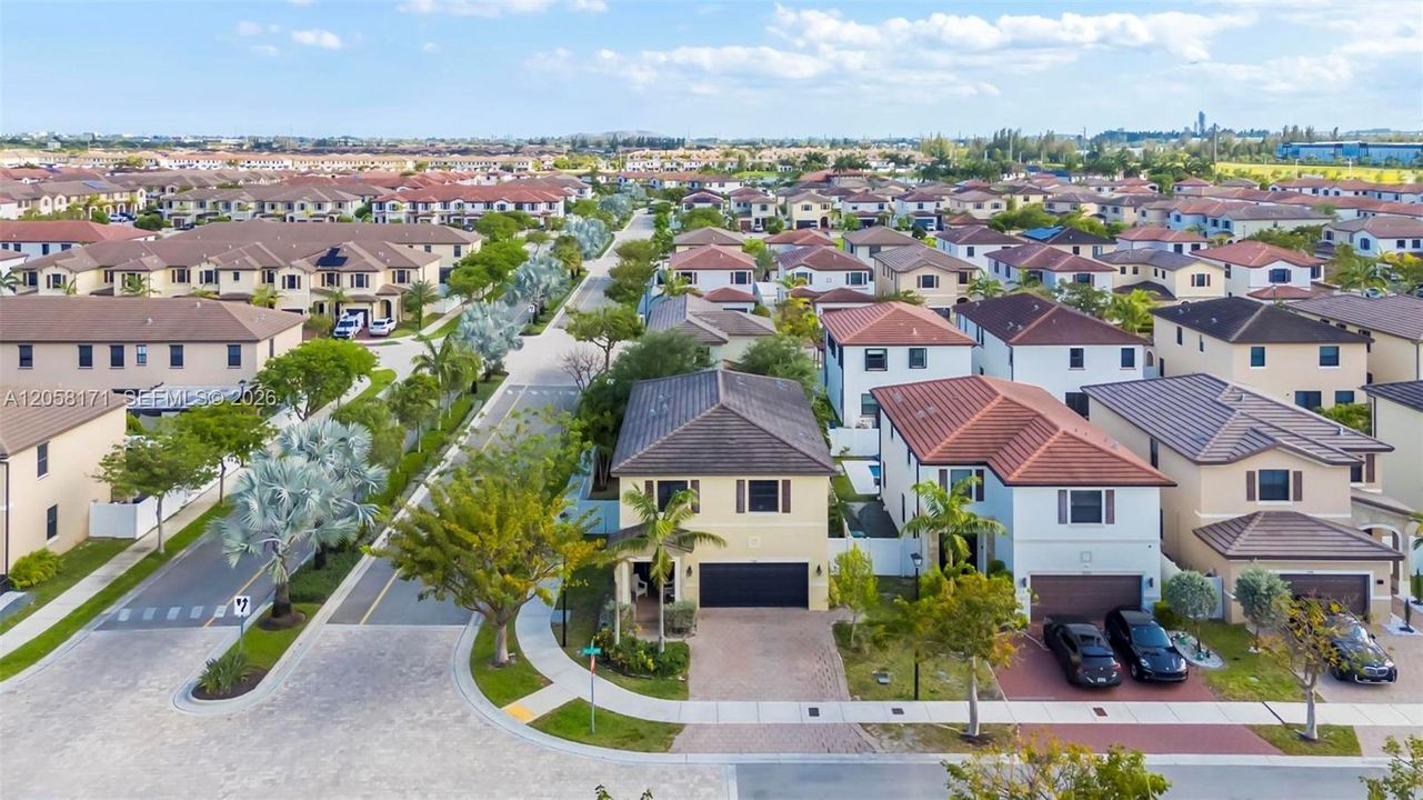 En Venta: $775,000 (5 camas, 4 baños, 2909 Pies cuadrados)