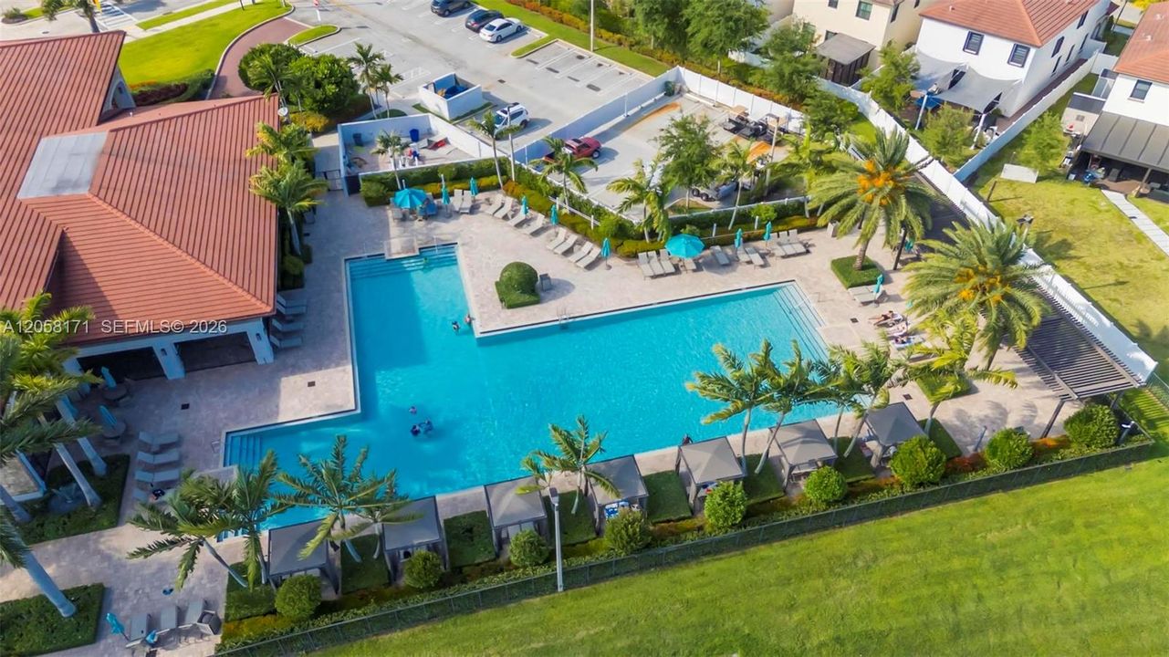 En Venta: $775,000 (5 camas, 4 baños, 2909 Pies cuadrados)
