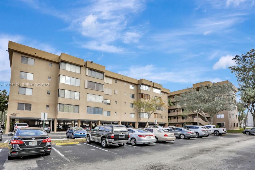 For Sale: $230,000 (3 beds, 2 baths, 1480 Square Feet)