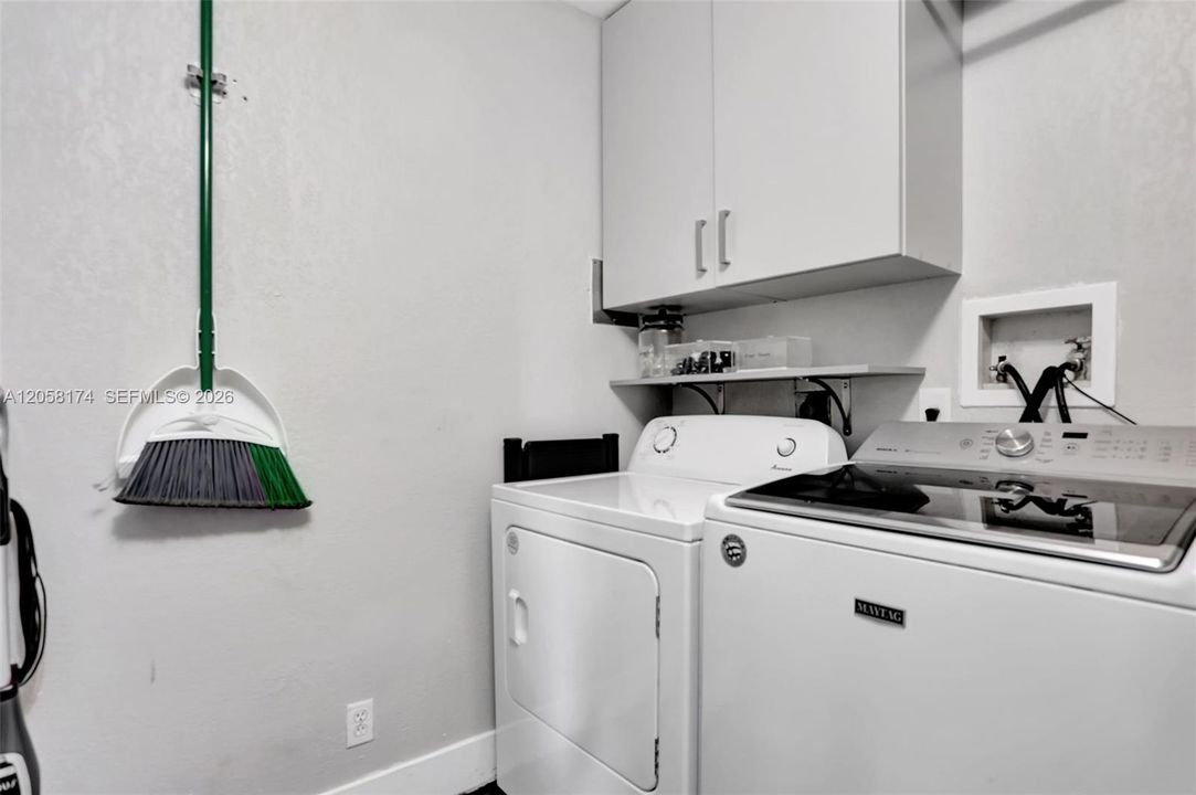 For Sale: $230,000 (3 beds, 2 baths, 1480 Square Feet)