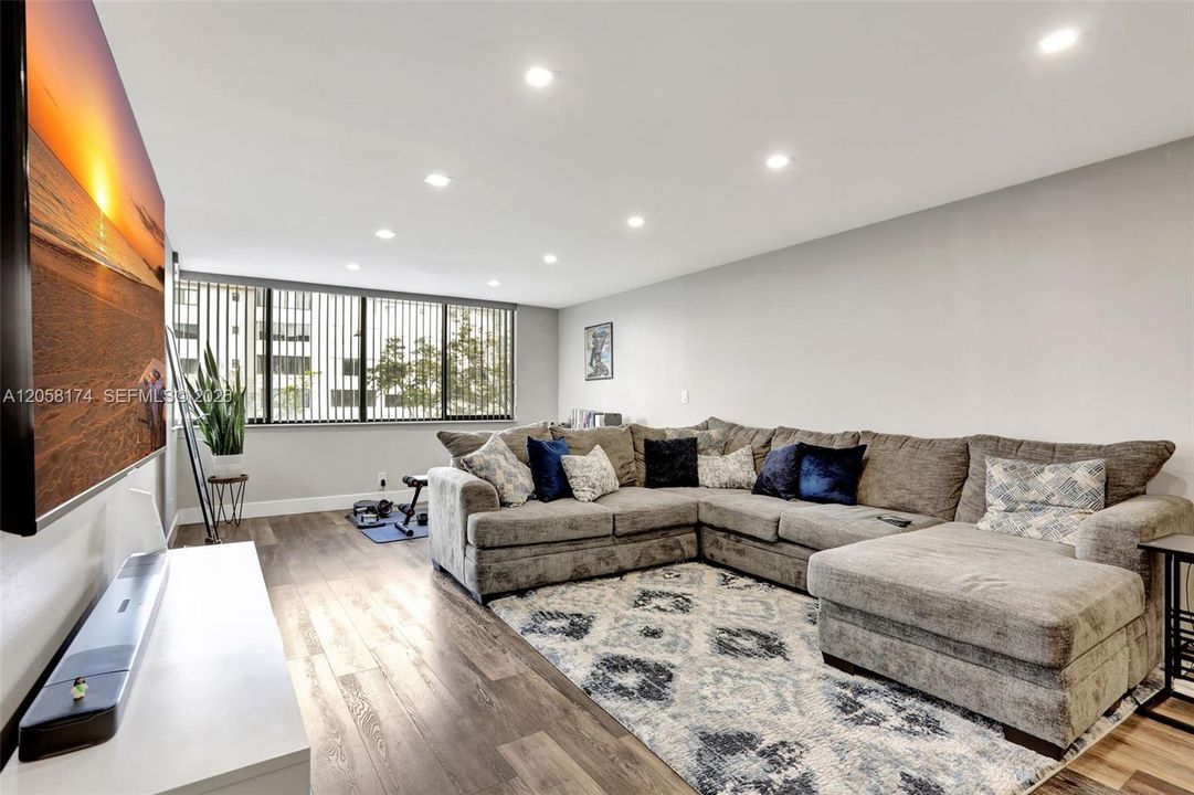 For Sale: $230,000 (3 beds, 2 baths, 1480 Square Feet)