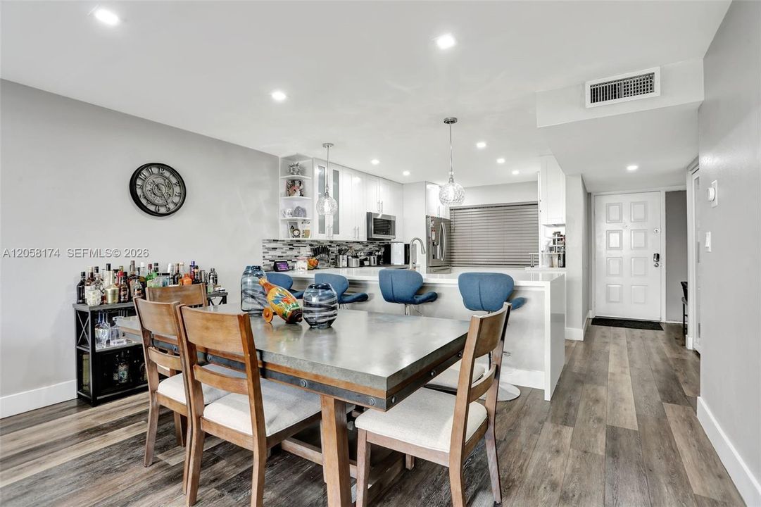 For Sale: $230,000 (3 beds, 2 baths, 1480 Square Feet)