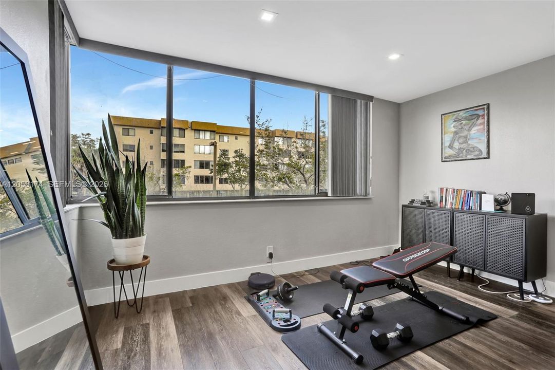 For Sale: $230,000 (3 beds, 2 baths, 1480 Square Feet)