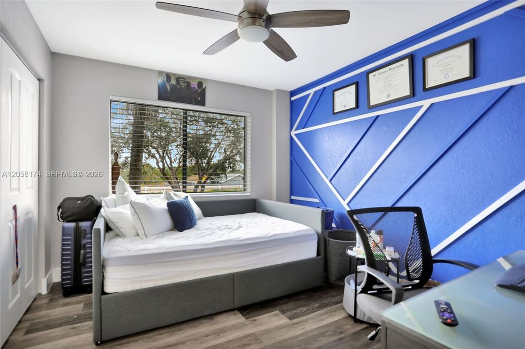 For Sale: $230,000 (3 beds, 2 baths, 1480 Square Feet)