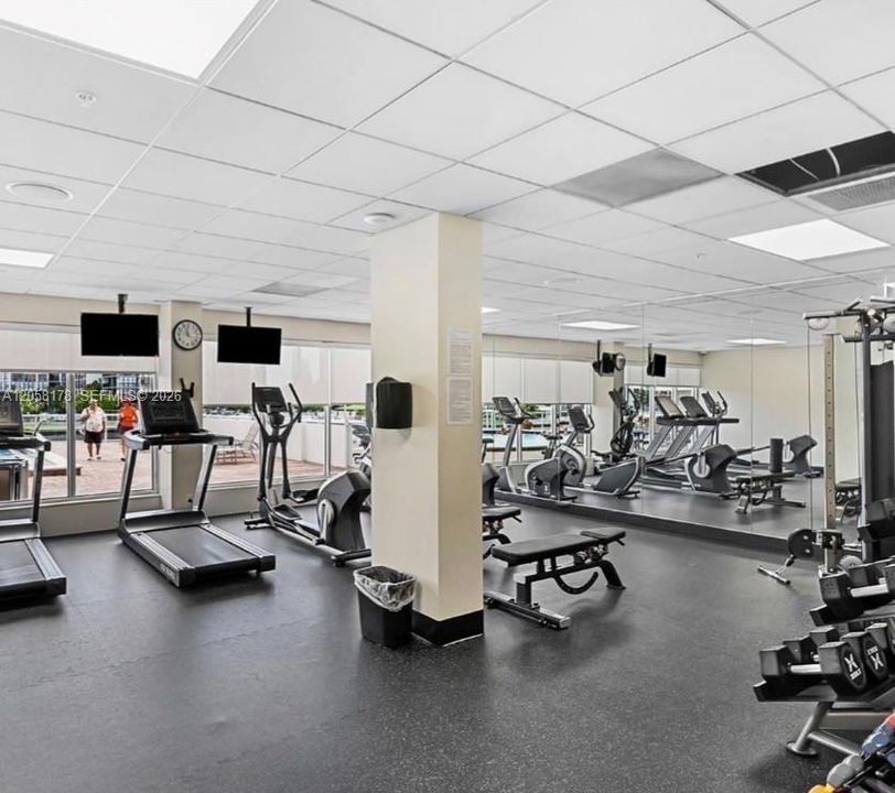 Active With Contract: $2,050 (1 beds, 1 baths, 1021 Square Feet)