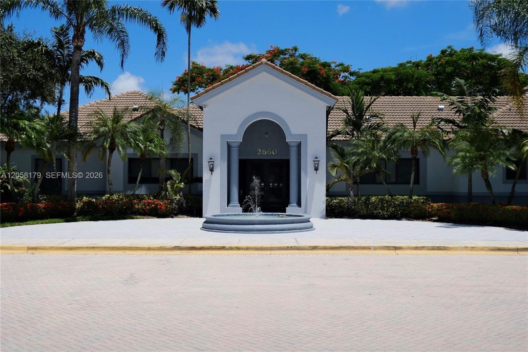 Activo con contrato: $255,000 (2 camas, 2 baños, 1124 Pies cuadrados)