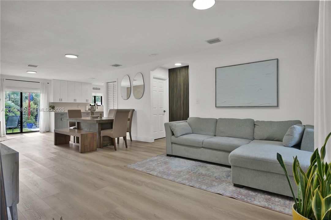 На продажу: $575,000 (4 спален, 2 ванн, 1652 Квадратных фут)