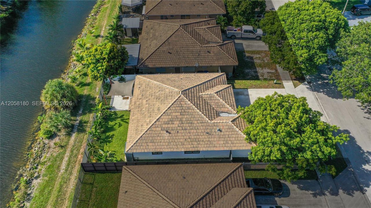 На продажу: $575,000 (4 спален, 2 ванн, 1652 Квадратных фут)
