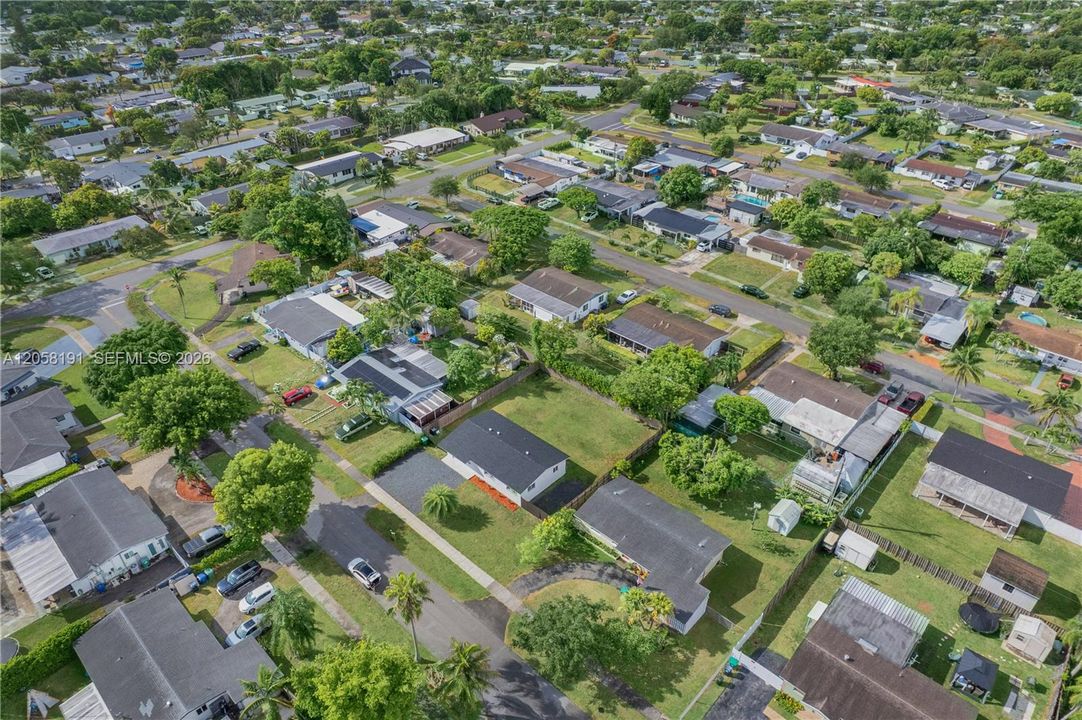 На продажу: $609,000 (3 спален, 2 ванн, 1215 Квадратных фут)