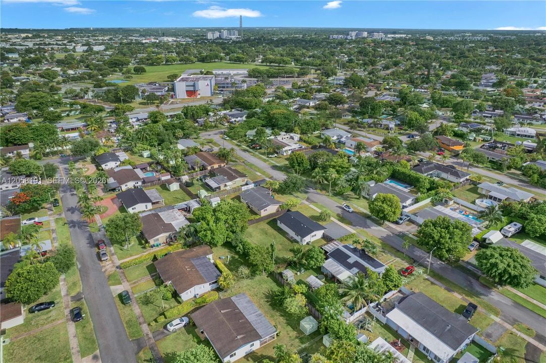 На продажу: $609,000 (3 спален, 2 ванн, 1215 Квадратных фут)