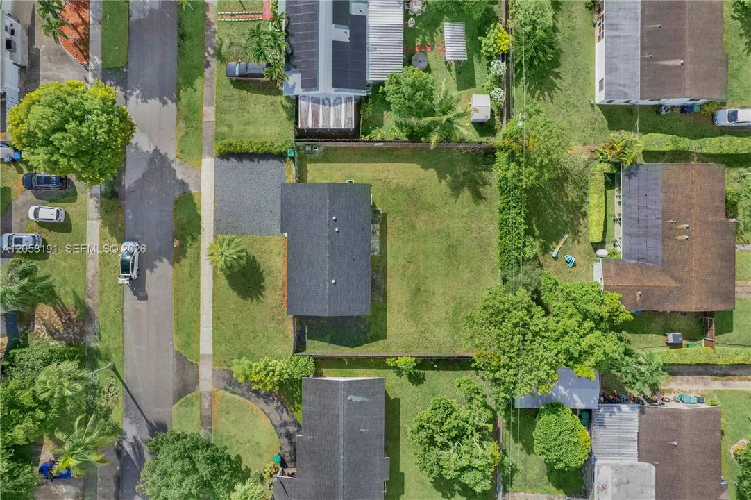 На продажу: $609,000 (3 спален, 2 ванн, 1215 Квадратных фут)