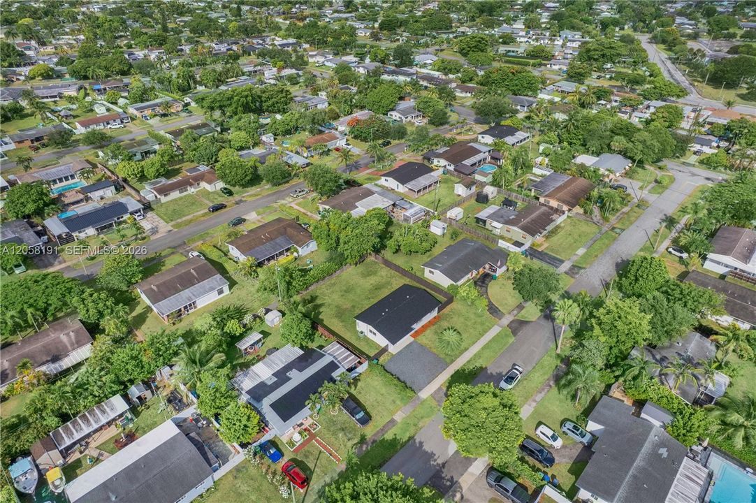 На продажу: $609,000 (3 спален, 2 ванн, 1215 Квадратных фут)