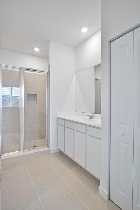 Primary bathroom entry v.jpg-FULL