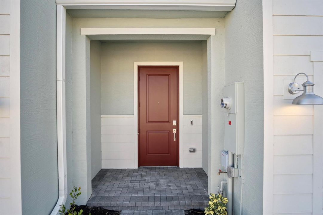 Front patio.jpg-FULL