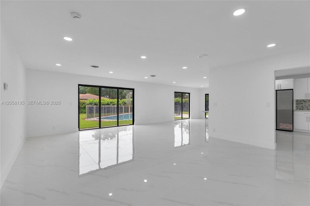 На продажу: $899,999 (3 спален, 2 ванн, 2097 Квадратных фут)