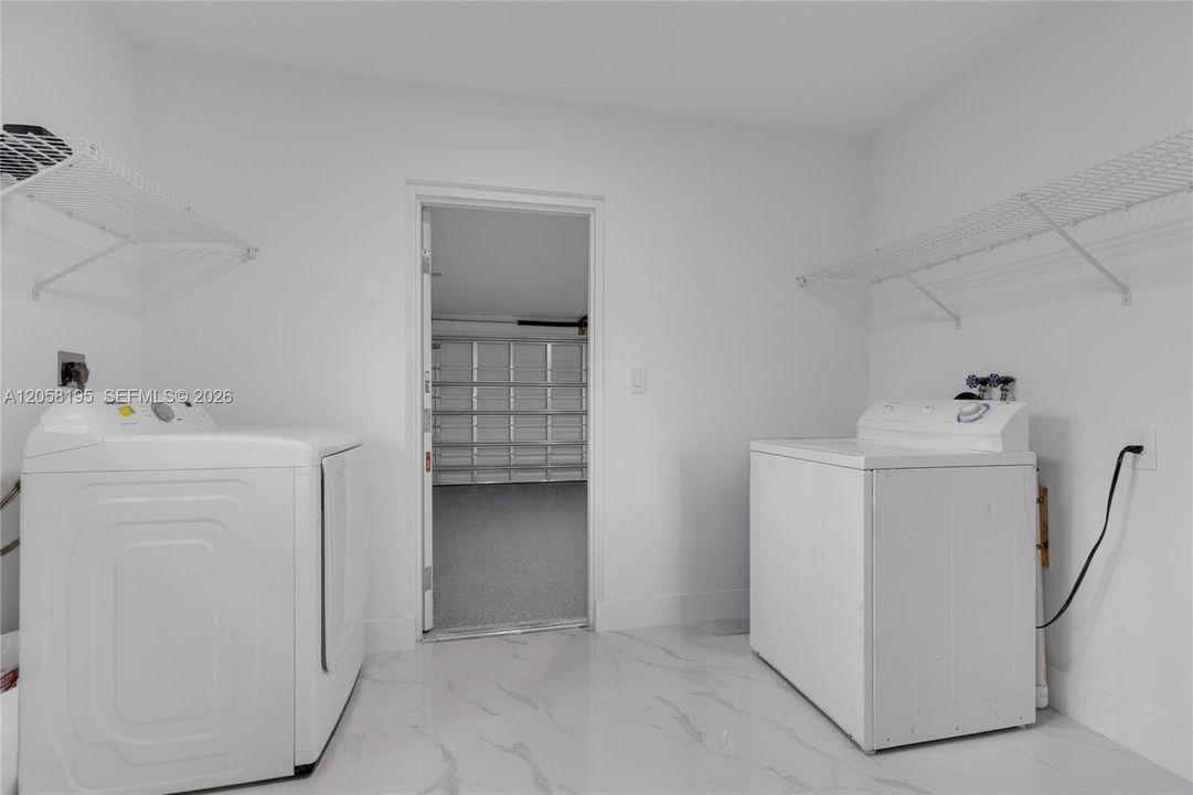 На продажу: $899,999 (3 спален, 2 ванн, 2097 Квадратных фут)