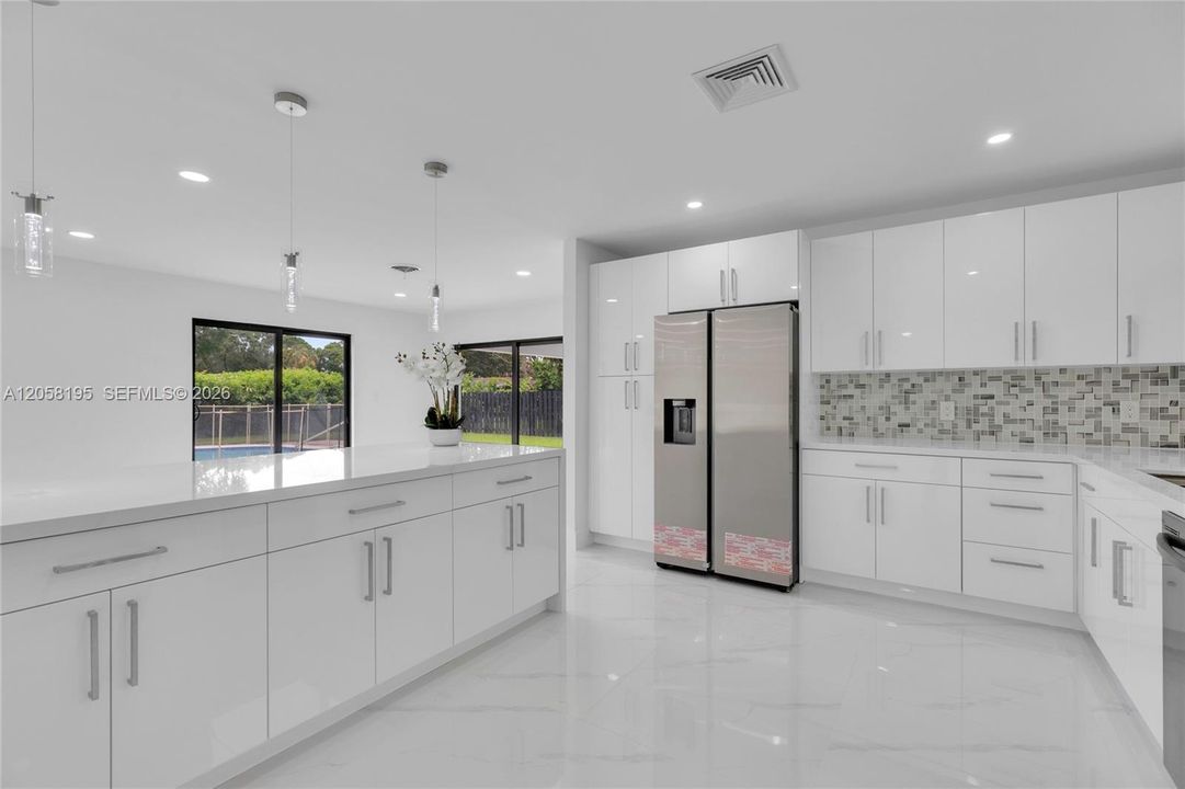 На продажу: $899,999 (3 спален, 2 ванн, 2097 Квадратных фут)
