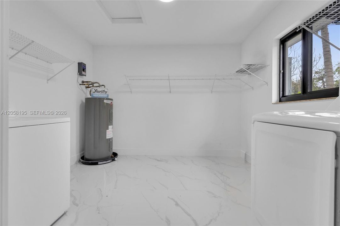На продажу: $899,999 (3 спален, 2 ванн, 2097 Квадратных фут)