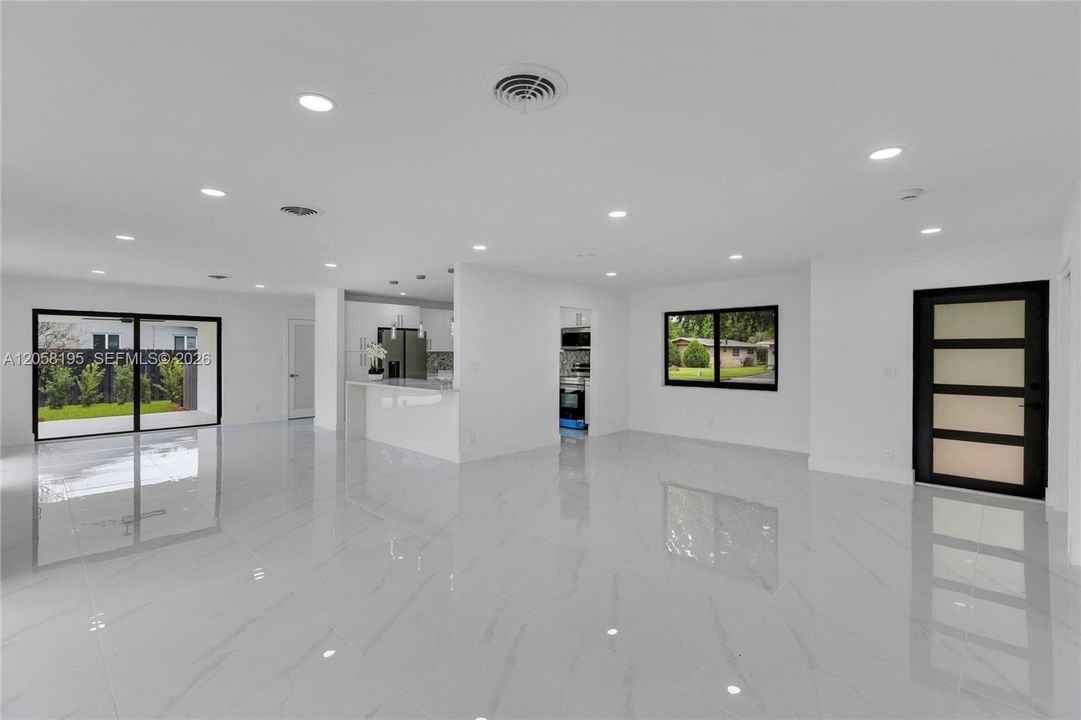 На продажу: $899,999 (3 спален, 2 ванн, 2097 Квадратных фут)