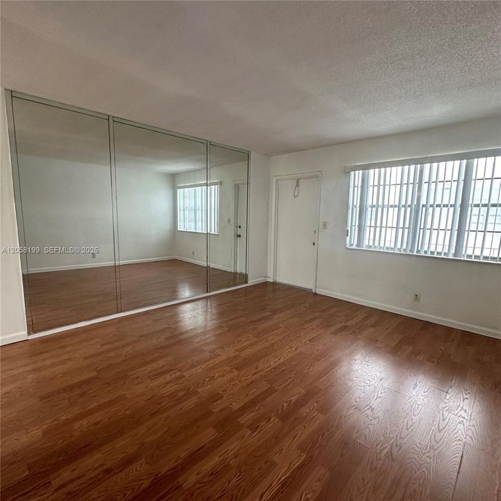 На продажу: $129,000 (1 спален, 1 ванн, 562 Квадратных фут)