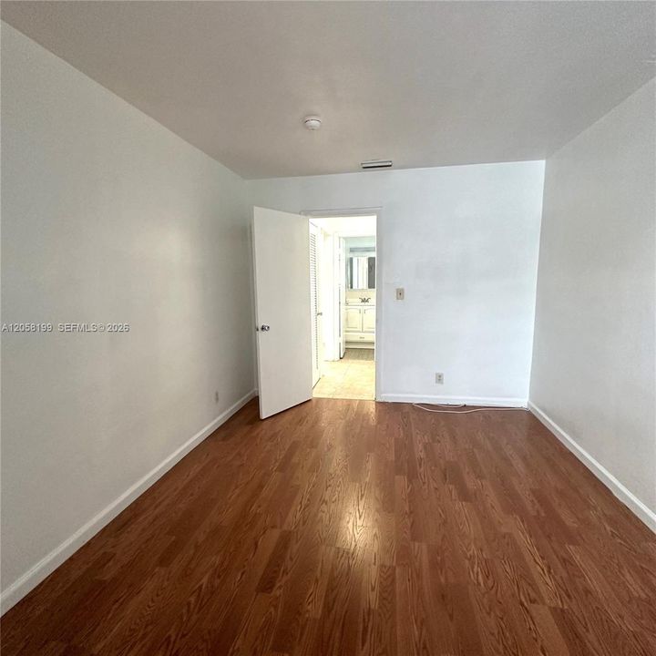 Oversize bedroom