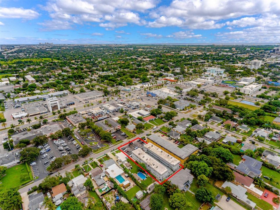 Aerial view of Hollywood Blvd. Easy access to I95, tri-rail, grocery stores.