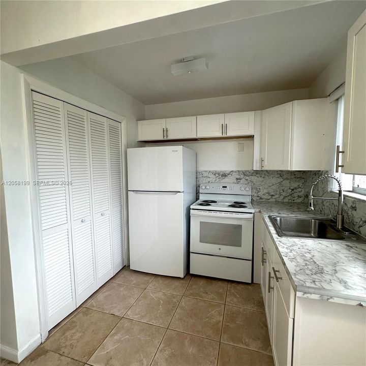 New appliances, full easy access pantry
