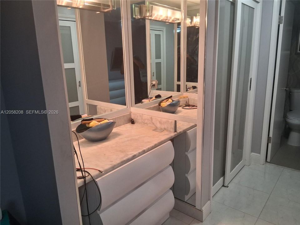 На продажу: $185,000 (2 спален, 2 ванн, 1132 Квадратных фут)