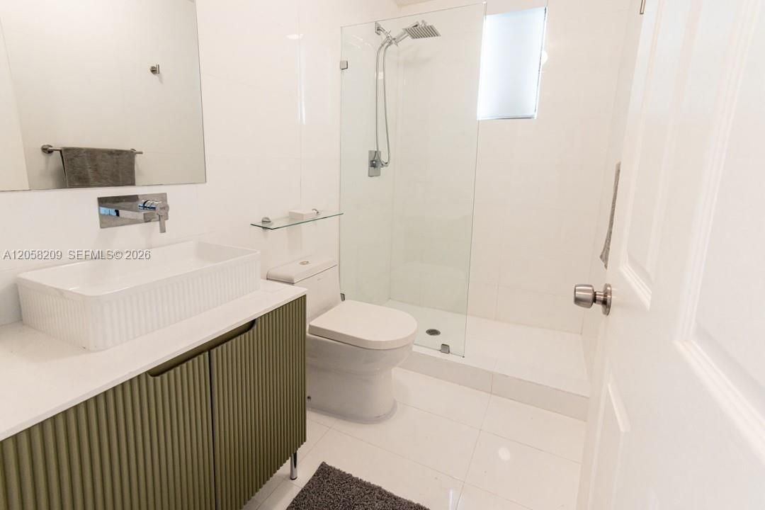 В аренду: $2,500 (1 спален, 1 ванн, 645 Квадратных фут)