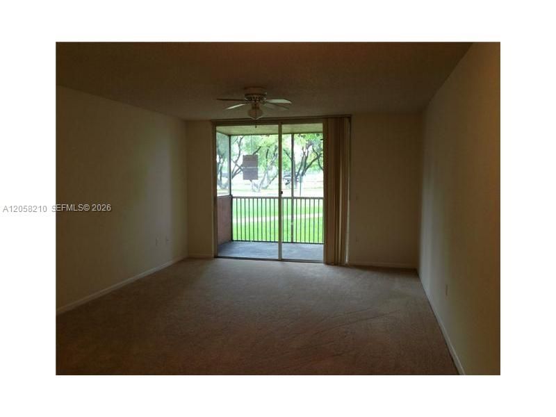 For Rent: $1,800 (1 beds, 1 baths, 810 Square Feet)