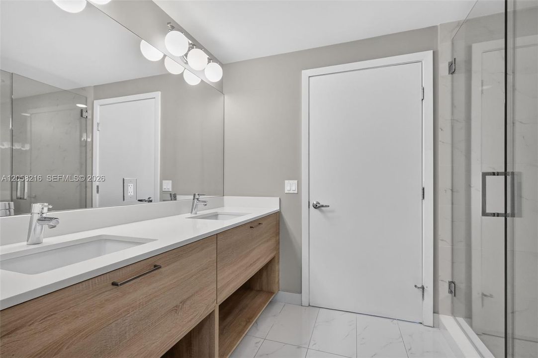 В аренду: $5,900 (3 спален, 3 ванн, 1556 Квадратных фут)