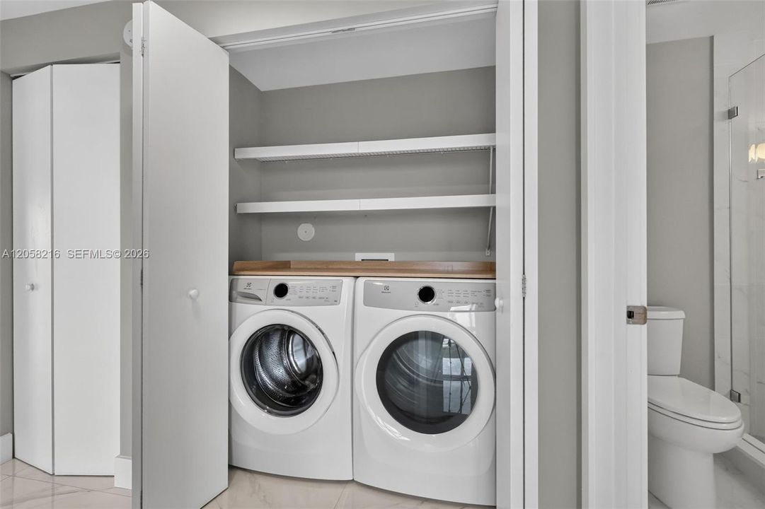 В аренду: $5,900 (3 спален, 3 ванн, 1556 Квадратных фут)