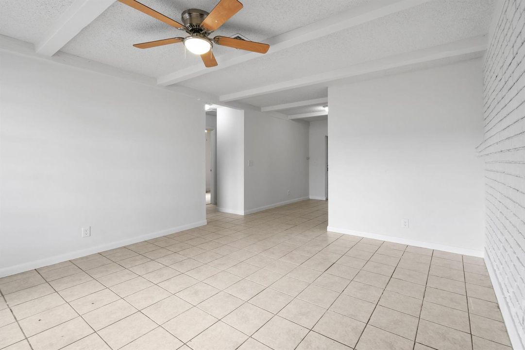 8401SESunsetSt(5)