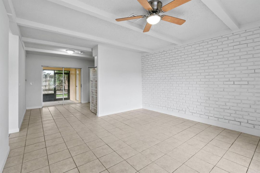 8401SESunsetSt(4)