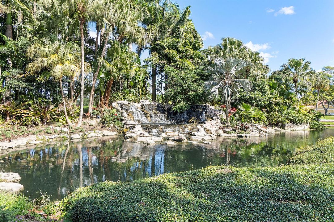Deer Creek COuntry Club water feature